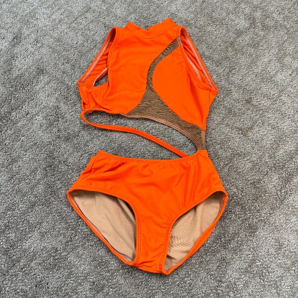 Dance Costume - Picture 1 of 4